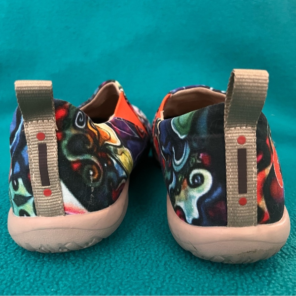 UIN Colorful Abstract Slip-On Women's Shoes Sz 9 - Picture 4 of 12